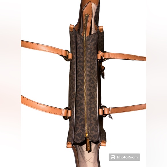 Michael Kors purse - Picture 3 of 6